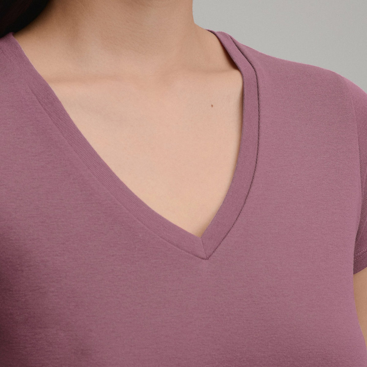 Women's Everyday SS V-Neck Tee | Eddie Bauer