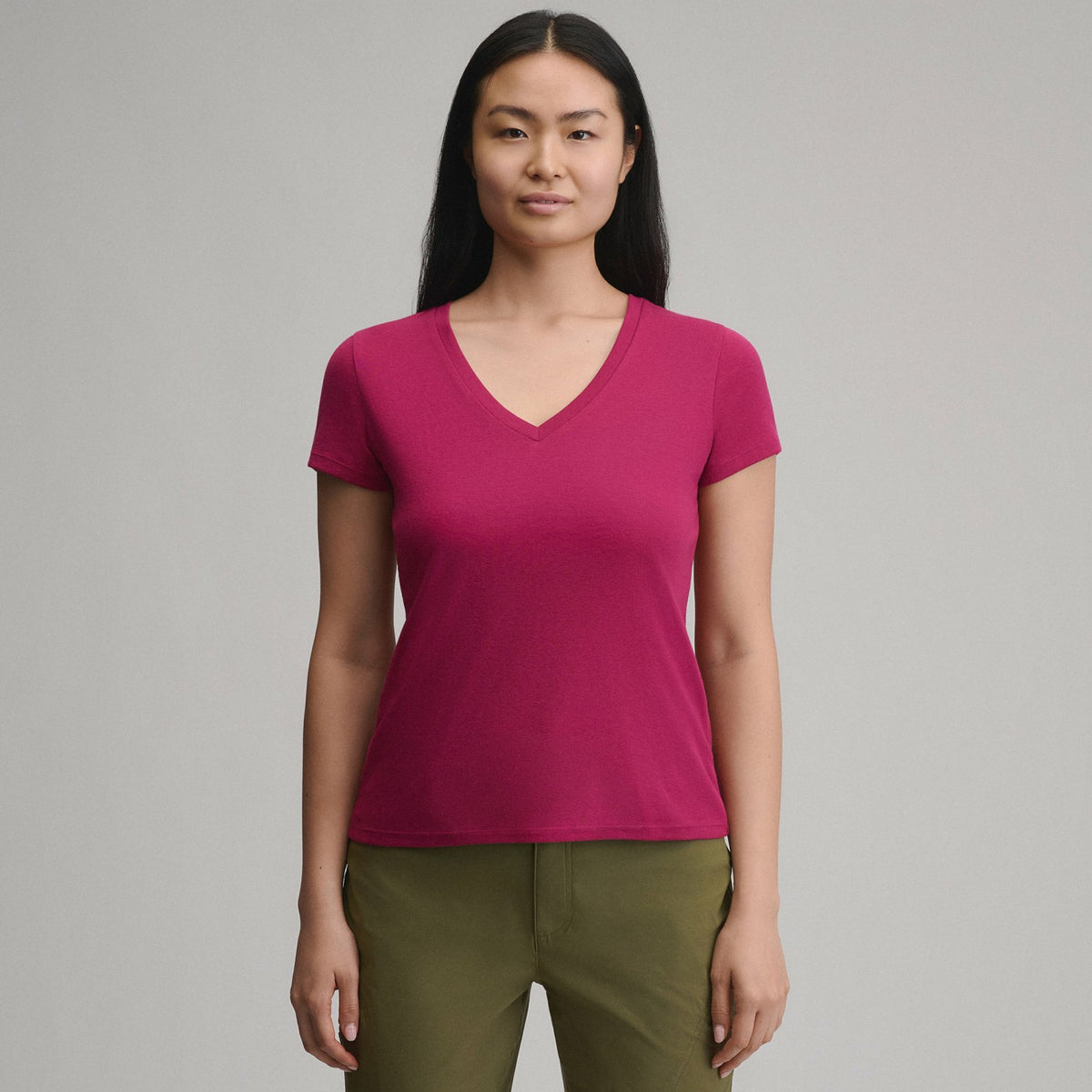 Women's Everyday SS V-Neck Tee | Eddie Bauer