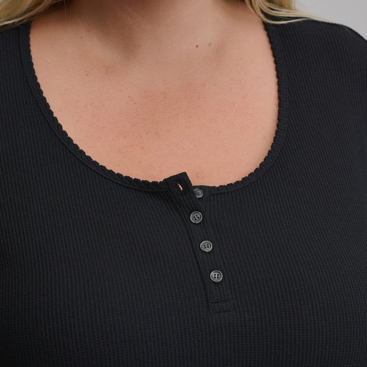 Women's Infinity Thermal Henley | Eddie Bauer