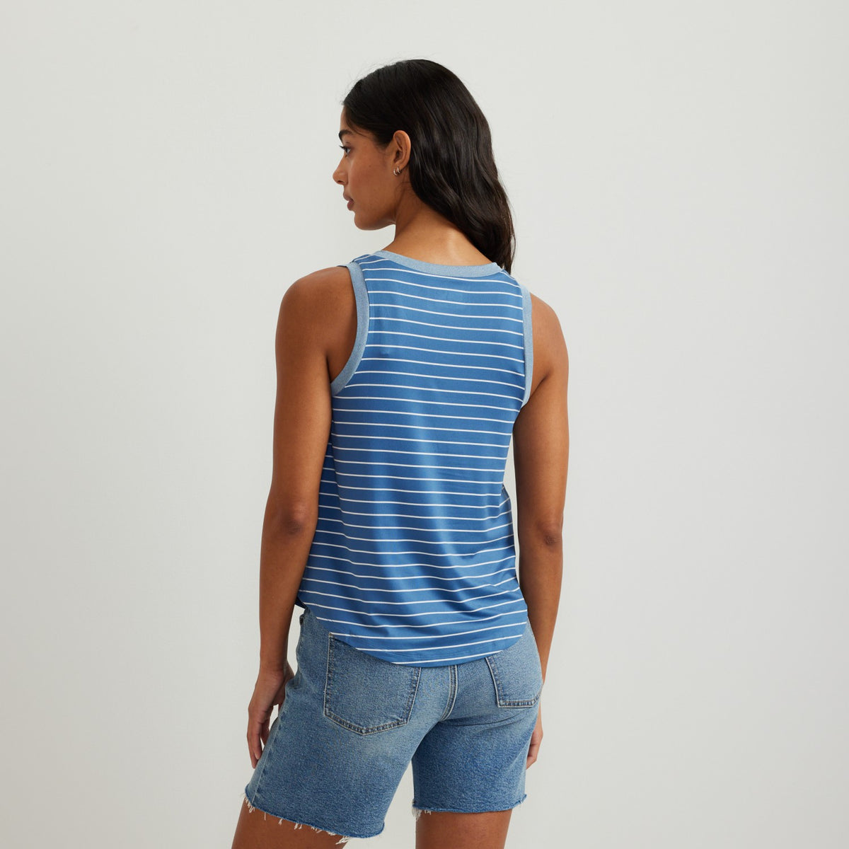 Women's Surreal Travel Vnk Tank | Eddie Bauer