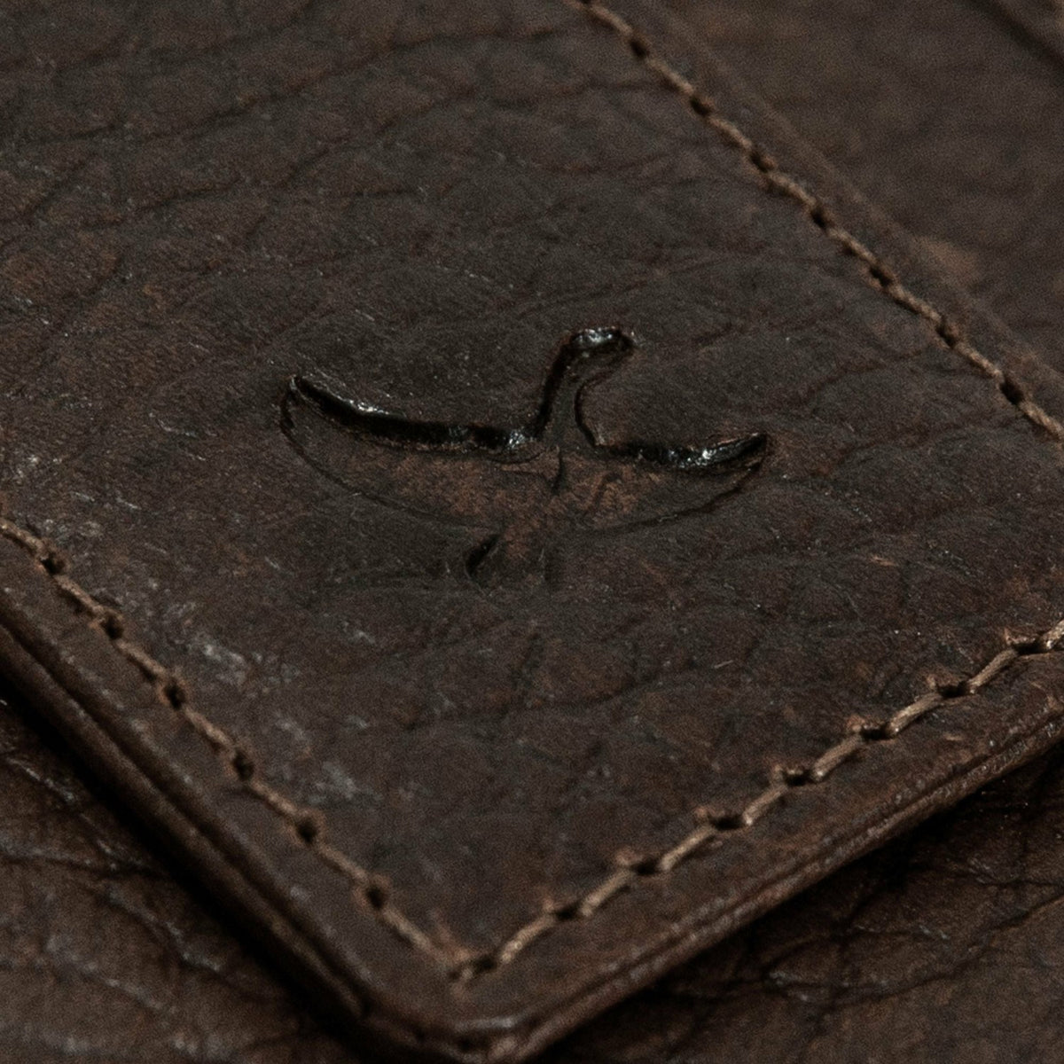 RUGGED LEATHER MONEY CLIP BIFOLD WALLET | Eddie Bauer