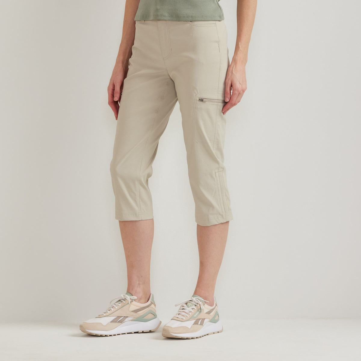 Women's Guide High Rise Capri | Eddie Bauer