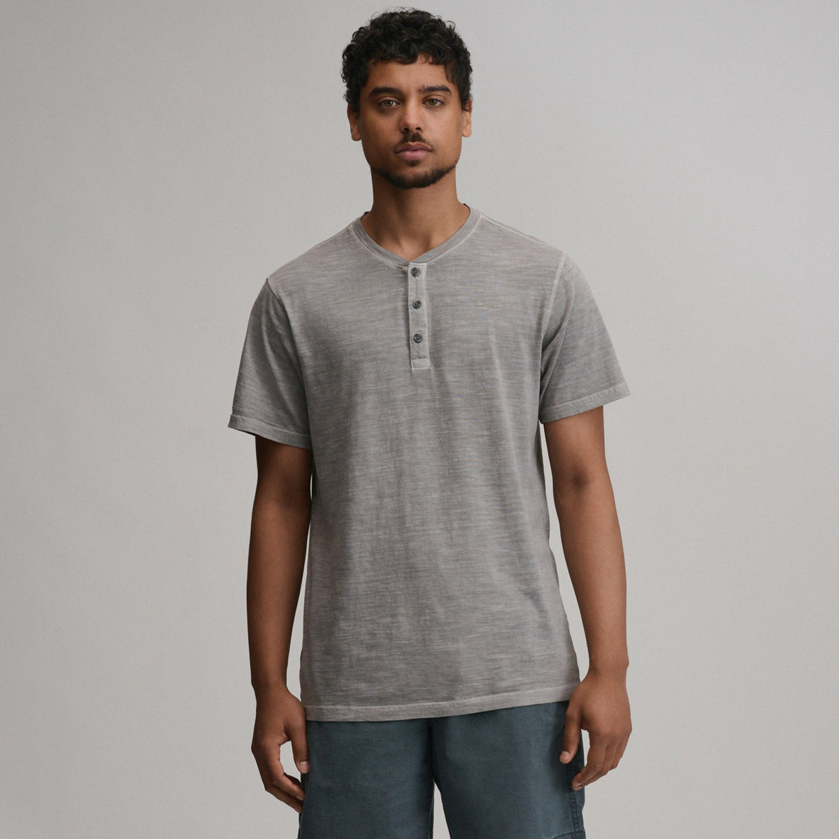 Men's SS Sunwashed Cotton Henley | Eddie Bauer
