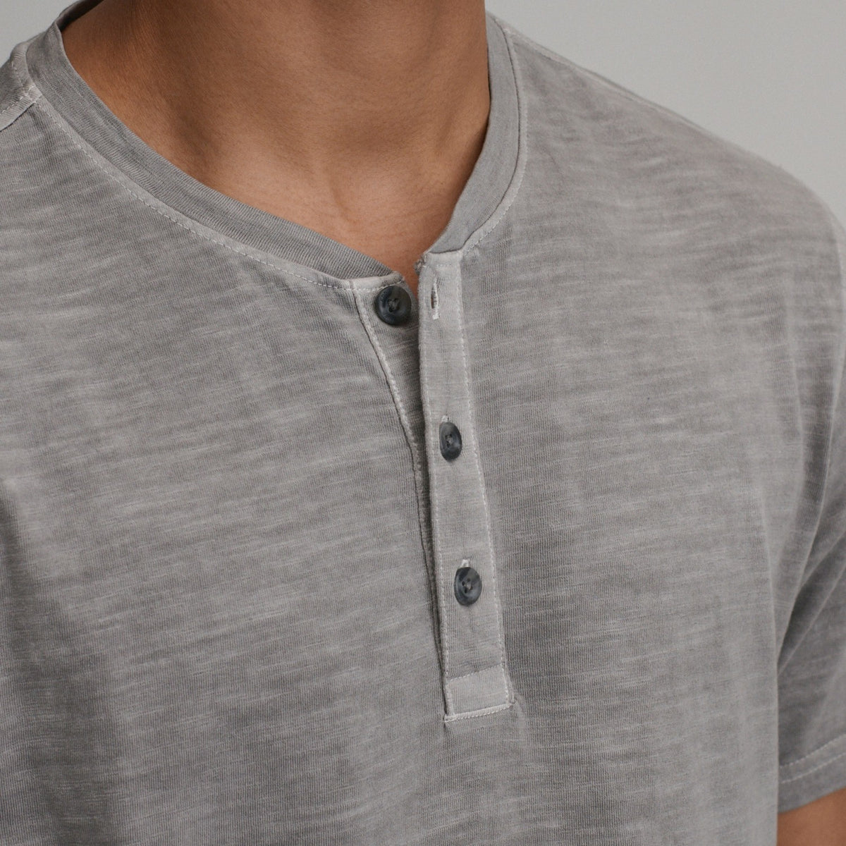 Men's SS Sunwashed Cotton Henley | Eddie Bauer