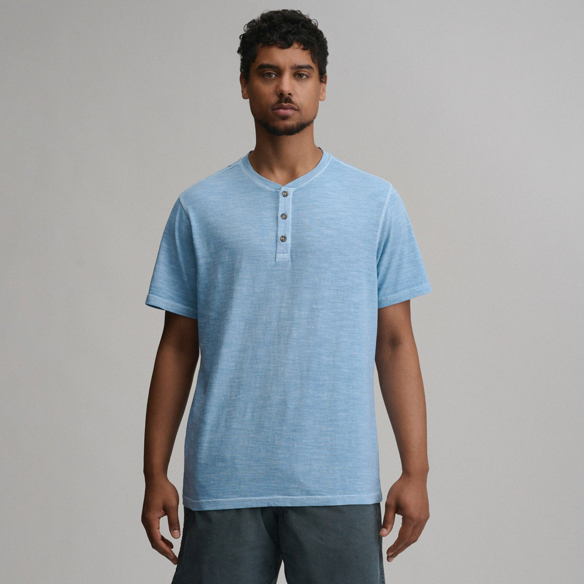 Men's SS Sunwashed Cotton Henley | Eddie Bauer