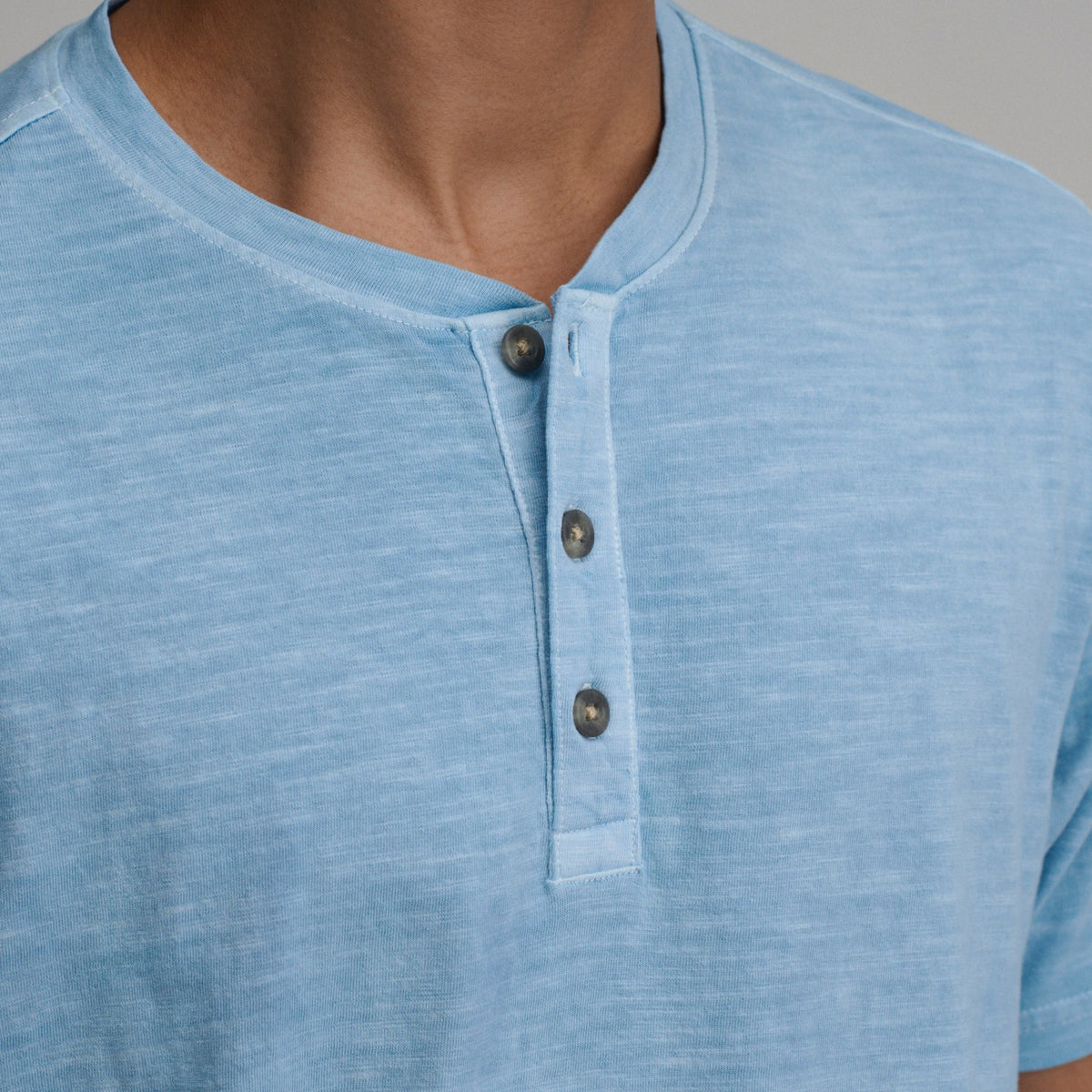 Men's SS Sunwashed Cotton Henley | Eddie Bauer