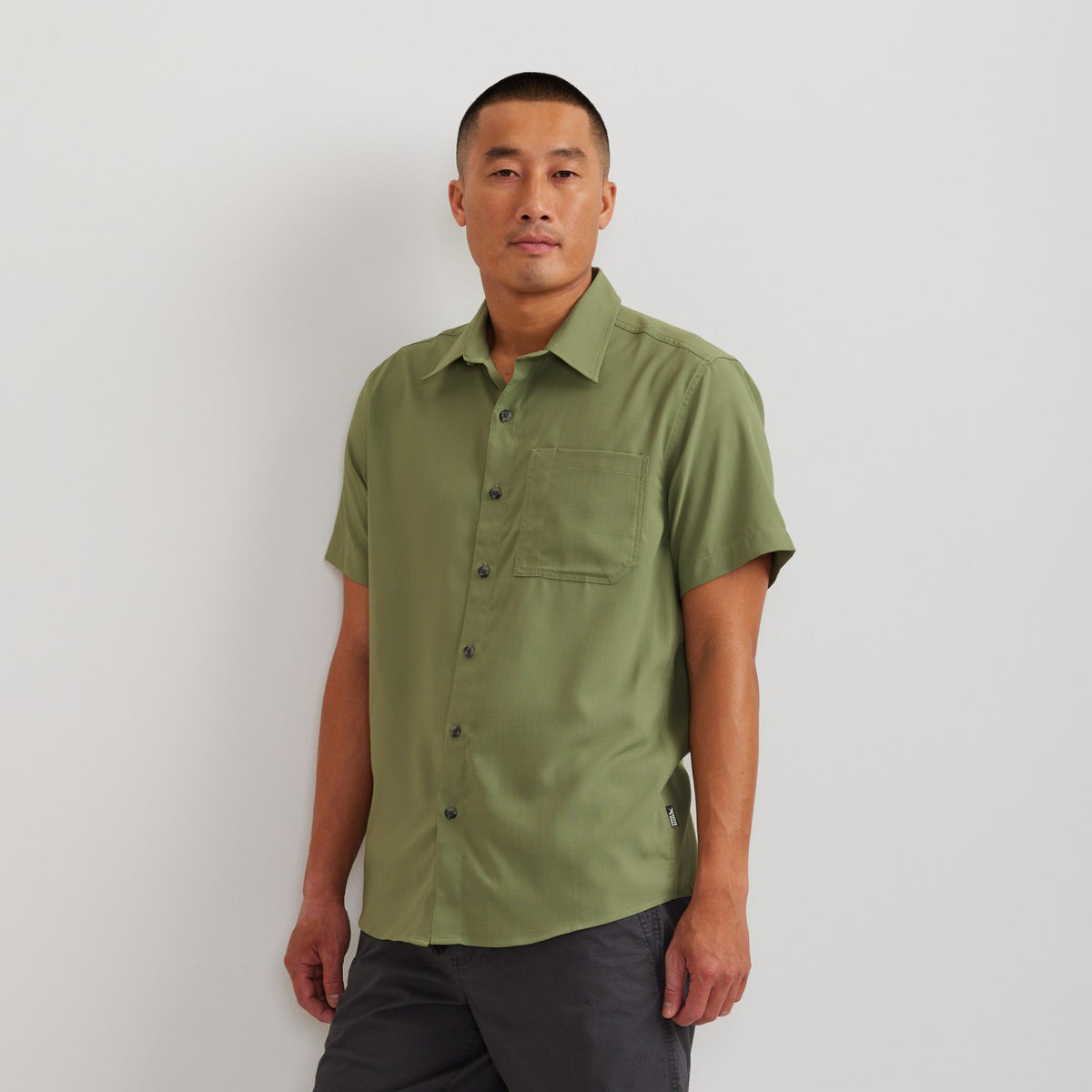 Men's SS Destination Shirt-Solid | Eddie Bauer